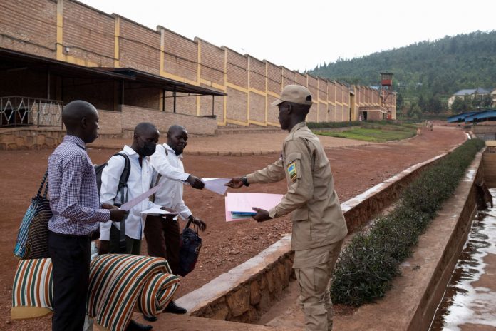 Rwanda: trois journalistes de acquitté après quatre ans sous les barreaux