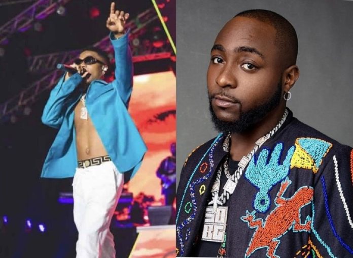 Wizkid rend un immense hommage à Davido en plein concert