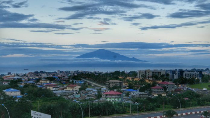 Présidentielle en Guinée équatoriale: la population partagée entre continuité et changement