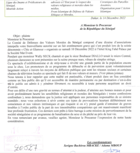 Le Comité de Défense des Valeurs morales au Sénégal, composé d’une dizaine d’associations, a porté plainte auprès du procureur de la République contre l’organisateur de la soirée, samedi dernier, dénommée « Chic et Glamour ».  PUBLICITÉ Le comité poursuit le chanteur Waly Seck et Cie pour attentat à la pudeur, atteinte aux bonnes mœurs et pour avoir profondément heurté les sensibilités religieuses et morales des Sénégalais.  Le comité qui rejette toute médiation demande que justice soit appliquée aux personnes responsables de ce « sinistre scandale ».