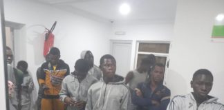 Rapatriement des 37 Sénégalais bloqués à Dahla : une aide financière demandée par les migrants (Audio)