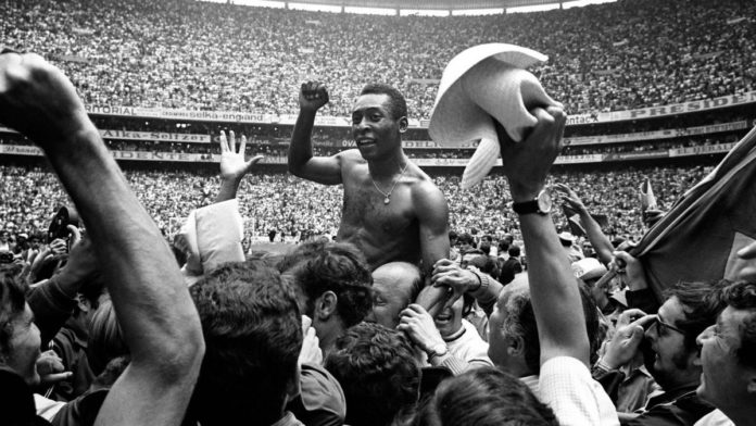 Brésil : le président Lula se recueillera devant le cercueil de Pelé, ce mardi